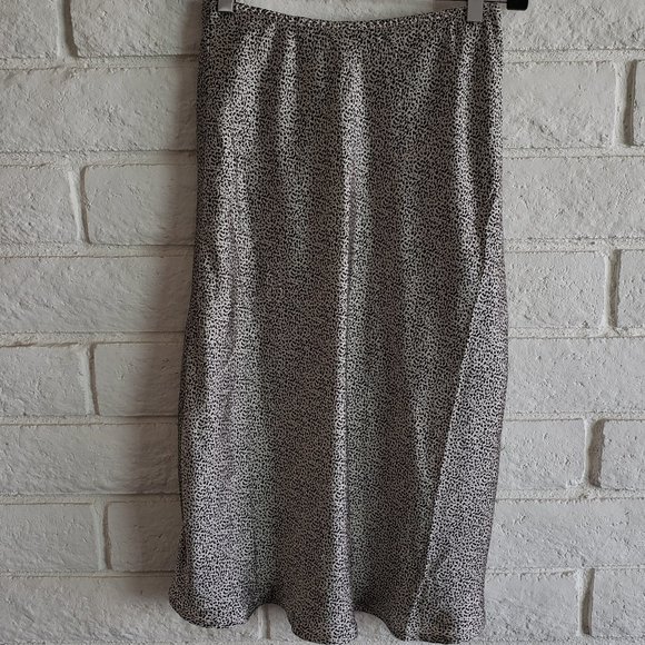 Sienna Sky Leopard Animal Cheetah Print Satin Midi Skirt in Tan/Black Si… - Picture 1 of 3
